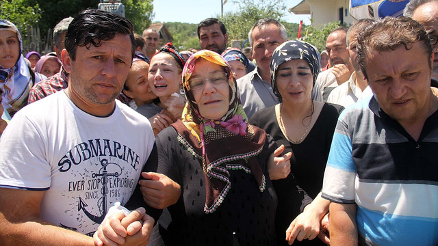 Demokrasi şehitleri son yolculuğuna uğurlanıyor