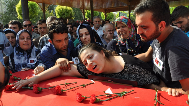 Demokrasi şehitleri son yolculuğuna uğurlanıyor