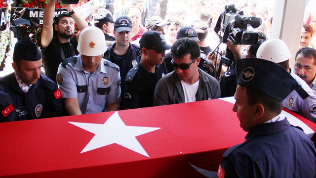 Demokrasi şehitleri son yolculuğuna uğurlanıyor