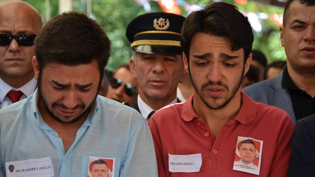 Demokrasi şehitleri son yolculuğuna uğurlanıyor