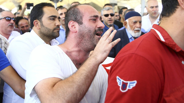 Demokrasi şehitleri son yolculuklarına uğurlanıyor