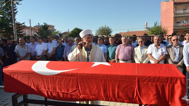 Demokrasi şehitleri son yolculuklarına uğurlanıyor