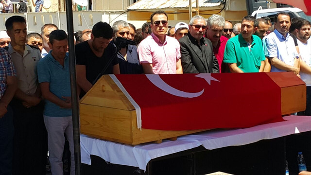 Demokrasi şehitleri son yolculuklarına uğurlanıyor