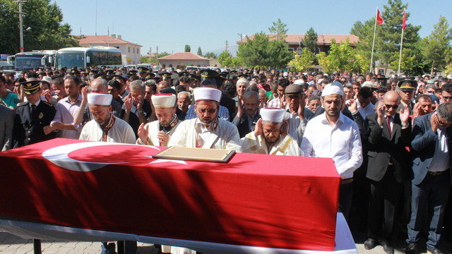 Demokrasi şehitleri son yolculuklarına uğurlanıyor