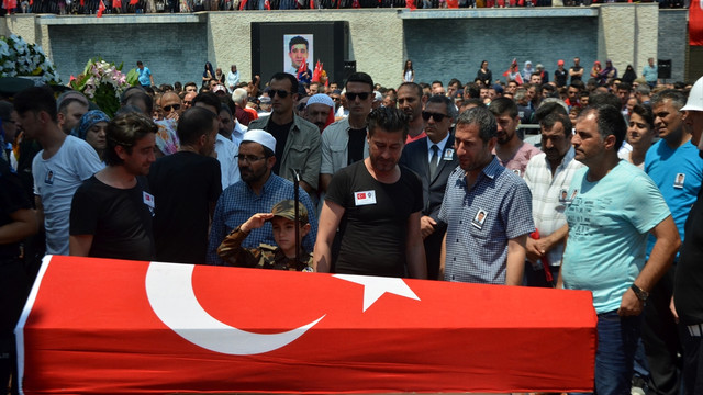 Demokrasi şehitleri son yolculuklarına uğurlanıyor