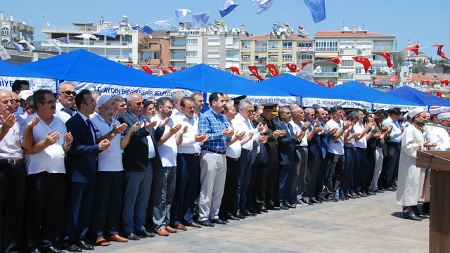 Demokrasi şehitleri son yolculuklarına uğurlanıyor
