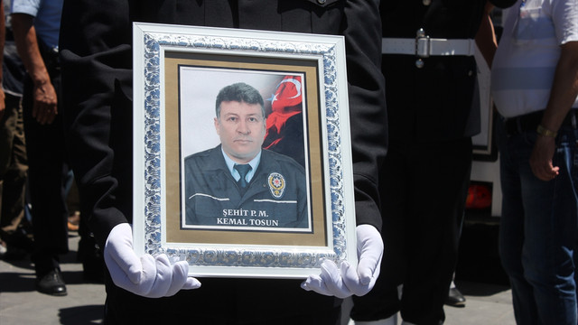 Demokrasi şehitleri son yolculuklarına uğurlanıyor