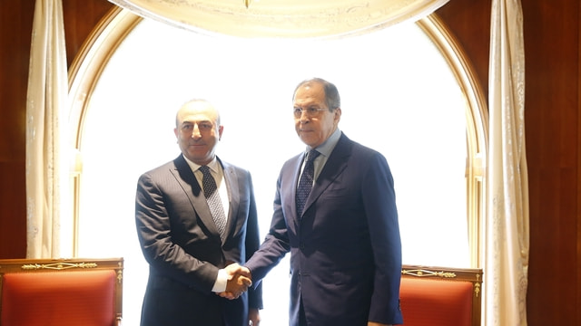 Dışişleri Bakanı Mevlüt Çavuşoğlu ve Rusya Dışişleri Bakanı Sergey Lavrov, Rusya'nın Soçi şehrinde görüşmeye başladı.