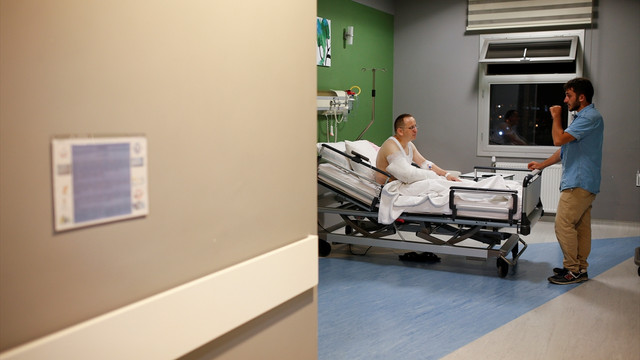 Durdurmaya çalıştığı 2 tank üzerinden geçti