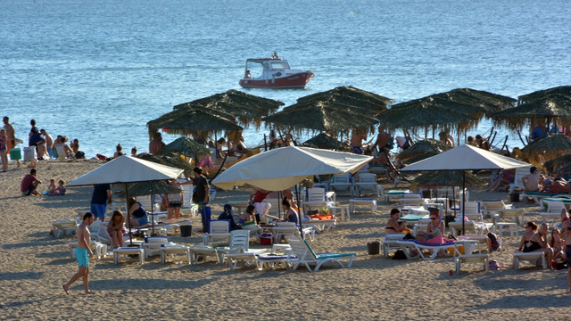 Edremit Körfezi'nde bayram tatili yoğunluğu