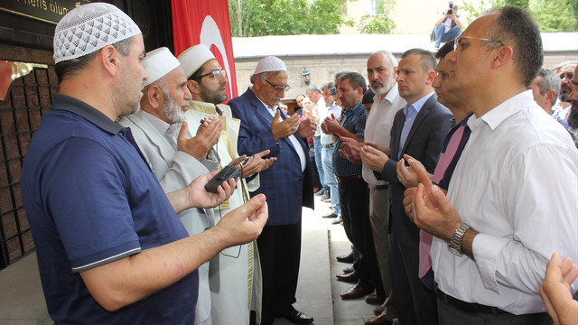 Erzurum'da demokrasi şehitleri için gıyabi cenaze namazı