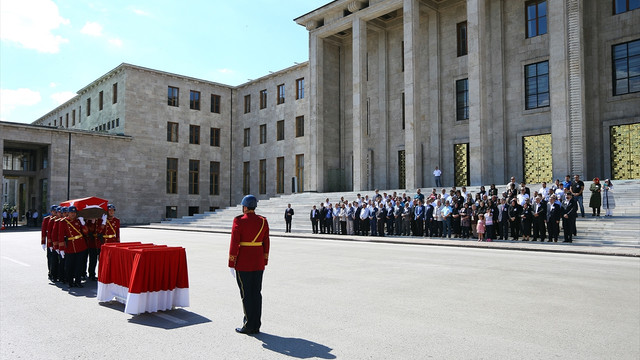 Eski milletvekili Yılmazer için TBMM'de tören