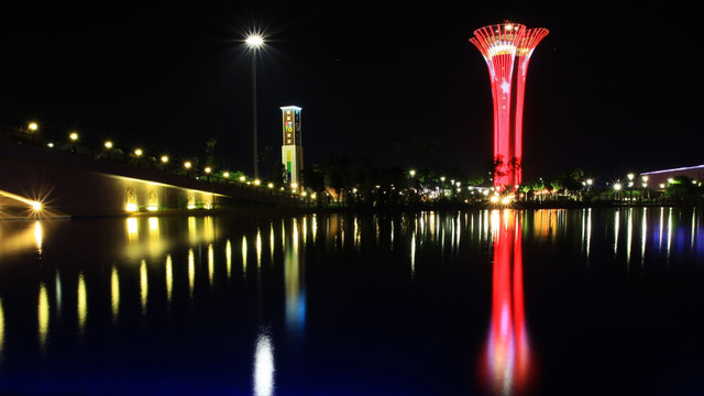 EXPO Kulesi kırmızı beyaz oldu