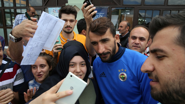 Fenerbahçeli futbolcular cuma namazında