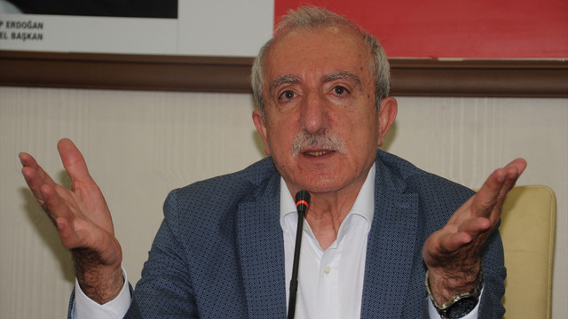 FETÖ'nün darbe girişimiyle ilgili, Eğirdir Dağ Komando Okulu ve Eğitim Merkez Komutanı Tümgeneral Metin Akkaya ile Isparta Garnizon Komutanı Tuğgeneral Mustafa Kurutmaz gözaltına alındı.
