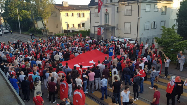 FETÖ'nün darbe girişimine dünyadan tepkiler