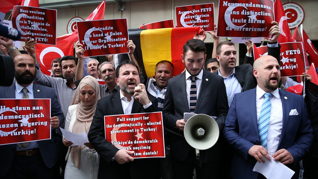 FETÖ'nün darbe girişimine dünyadan tepkiler