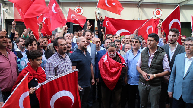 FETÖ'nün darbe girişimine dünyadan tepkiler