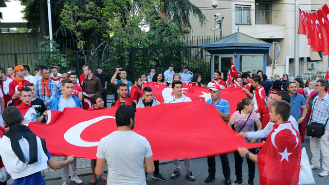 FETÖ'nün darbe girişimine dünyadan tepkiler