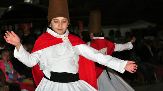 FETÖ’nün darbe girişimine semazenli tepki