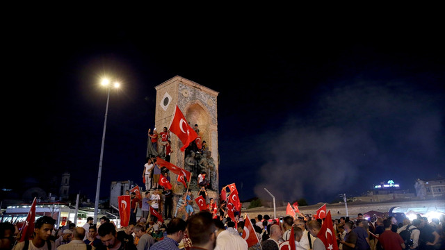 Eski Başbakan Davutoğlu: