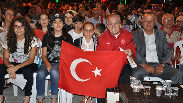 Gazinin oğlu da demokrasi nöbetinde