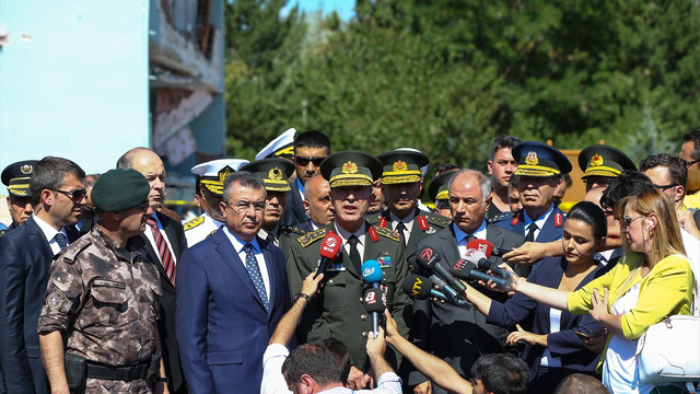 Genelkurmay Başkanı Akar ve kuvvet komutanlarından ziyaret