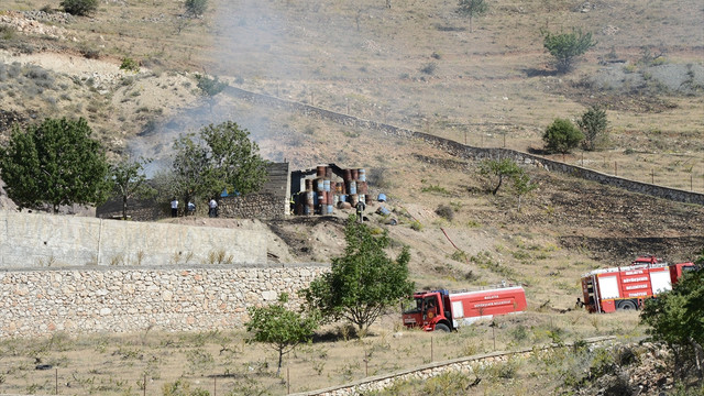 Havai fişek atıklarının bulunduğu alanda patlama