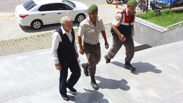 Havaya ateş etti, kameramanı yaraladı