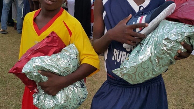 Hayır Torbasıyla iyilik taşıyorlar