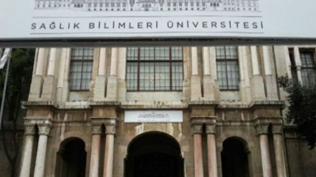 Asırlık fotoğrafı satın alan diş hekimi Sağlık Bilimleri Üniversitesine hediye etti