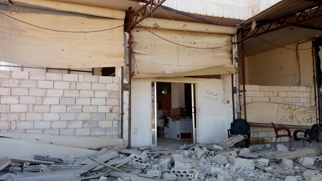 İdlib'te kan bankasına hava saldırısı