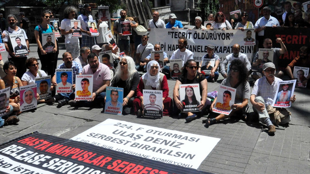 İHD'den hasta mahkumlar için eylem