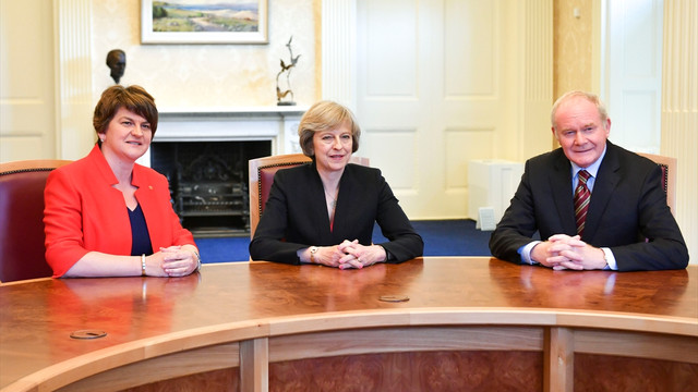 İngiltere Başbakanı May Kuzey İrlanda'da