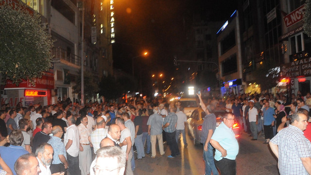 İstanbul ve Ankarada'ki askeri kalkışmaya tepkiler