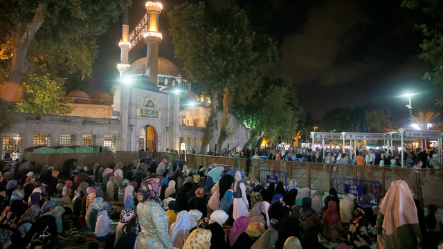 İstanbul'da, son teravih namazı kılındı