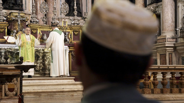 İtalya'da Müslümanlar pazar ayinine katıldı