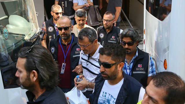 İzmir merkezli FETÖ/PDY operasyonu