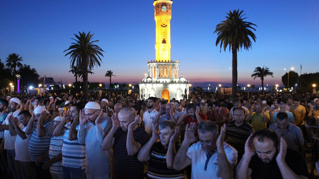 İzmir'de Kadir Gecesi