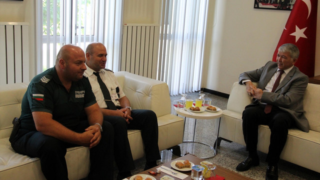 Kapıkule'de sınır ötesi bayramlaşma