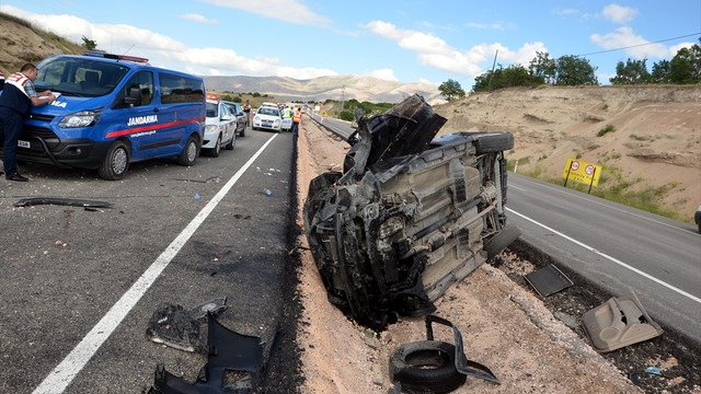 Kayseri'de trafik kazası: 1 ölü, 2 yaralı