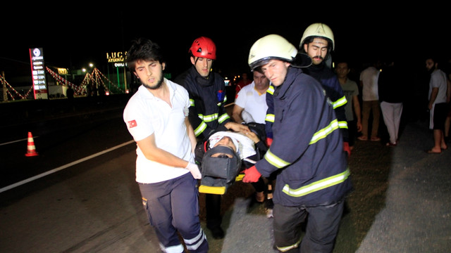 Kocaelide otomobil tıra çarptı: 4 ölü 1 yaralı