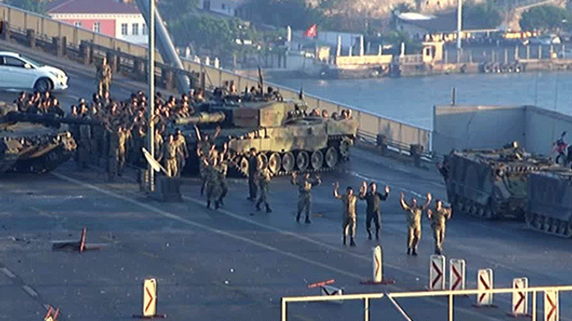 Köprüye saldırı talimatını veren albay gözaltına alındı