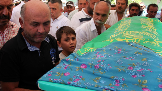 Manisa'da hemzemin geçitteki kaza