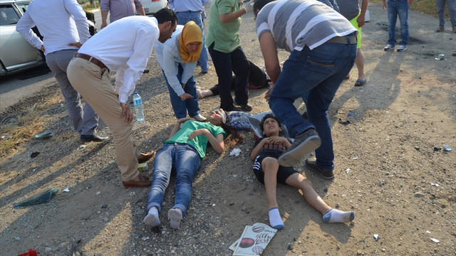 Manisa'da trafik kazası: 3 ölü, 4 yaralı