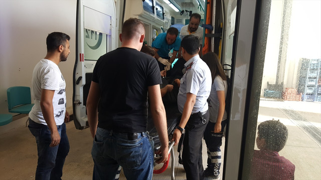 Kızını kurtarmak isterken kendisi de boğuldu