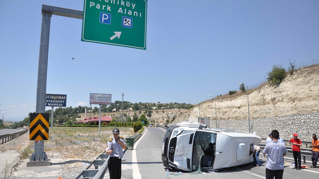 Mersin'de trafik kazası: 16 yaralı