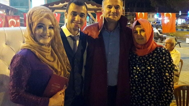 NikahlarI demokrasi nöbetinde kıyıldı