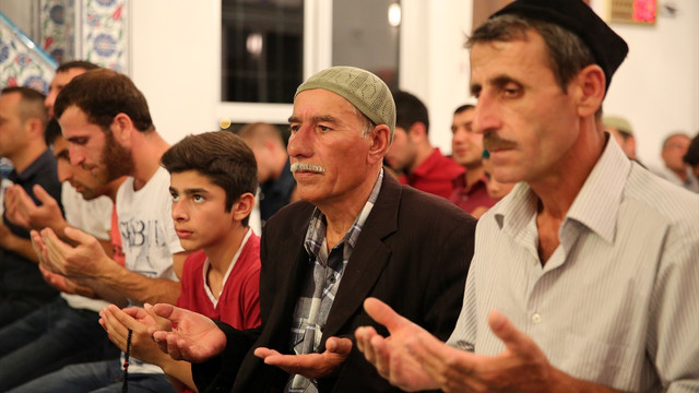 Öz vatanda ilk Kadir Gecesi'ni idrak ettiler