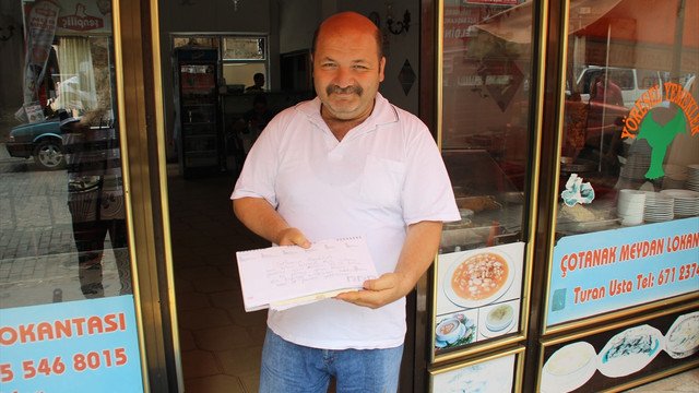 Sadaka kutusundaki parayı alan hırsız helallik istedi